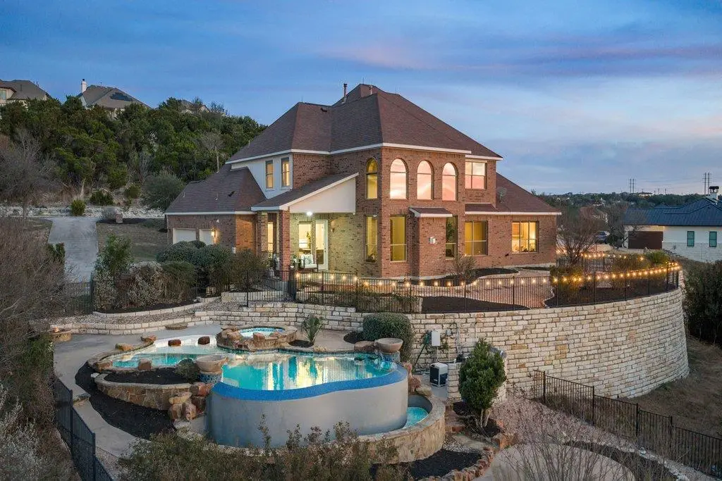 2702 Lakehurst Rd, Spicewood, TX 78669 - #1