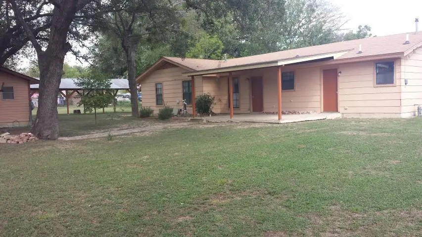 910 E Avenue I, Lampasas, TX 76550 - Image #2