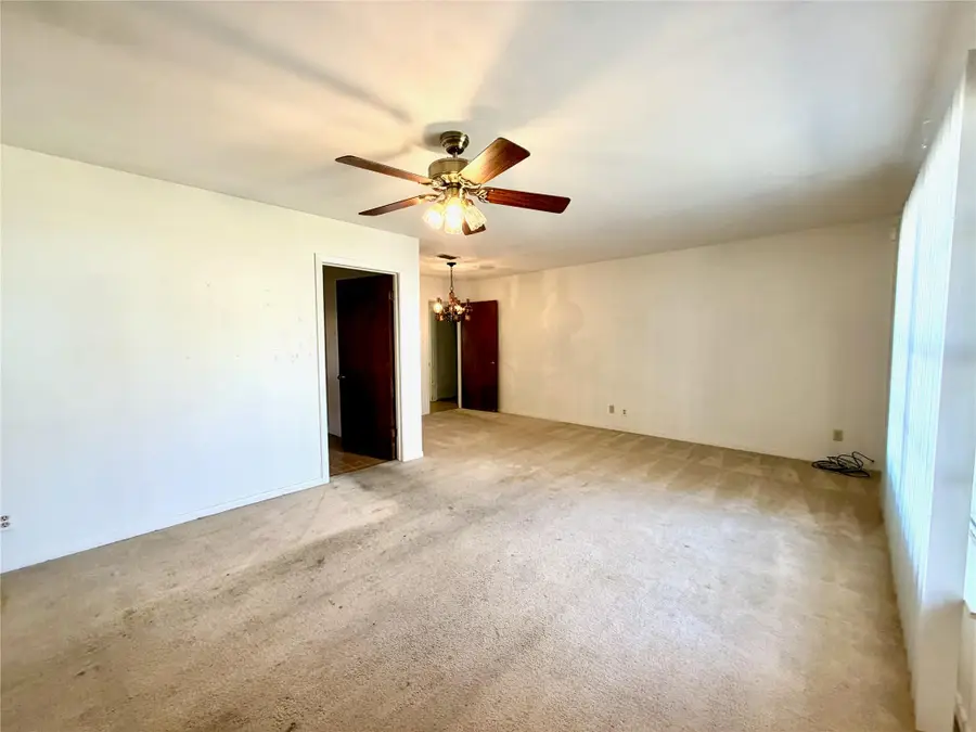 305 W Caddo St, Austin, TX 78753 - #2