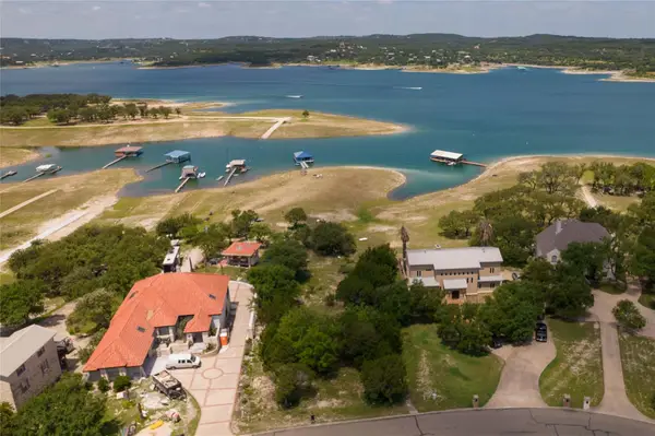 518 Deckhouse Dr, Lago Vista, TX 78645