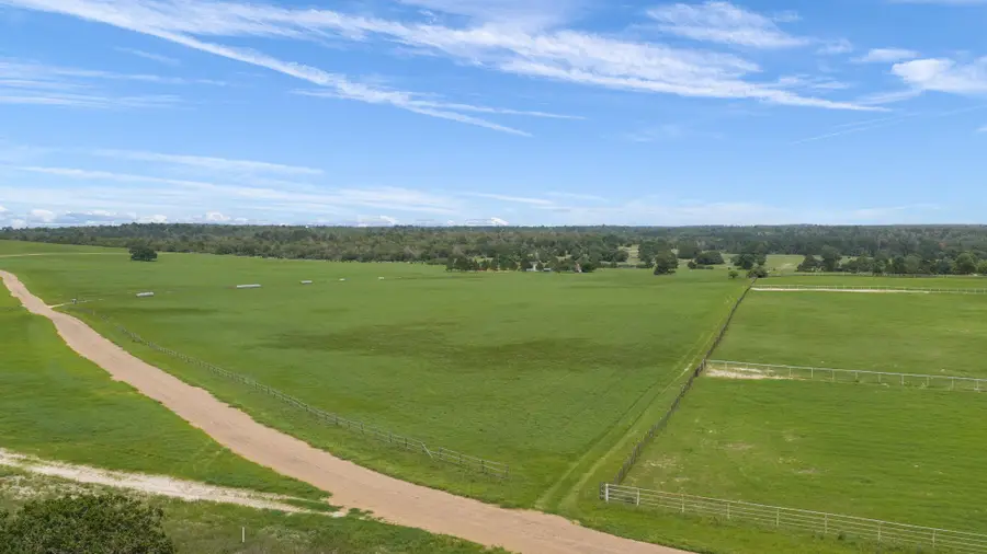245 Country Ln, McDade, TX 78650 - #2