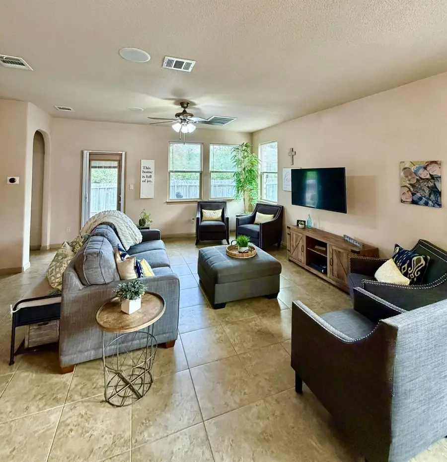 714 Algerita Dr, Georgetown, TX 78628 - #2