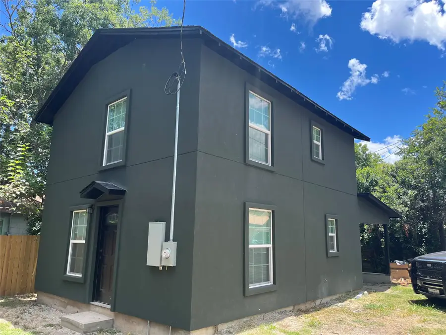 304 S Walnut St #A, B, & C, Lampasas, TX 76550 - #2