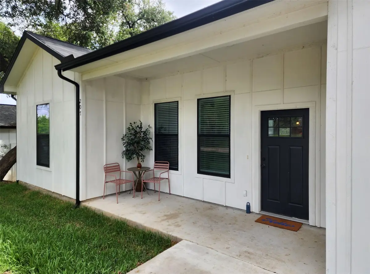 207 Laurel Ln, Spicewood, TX 78669 - #1