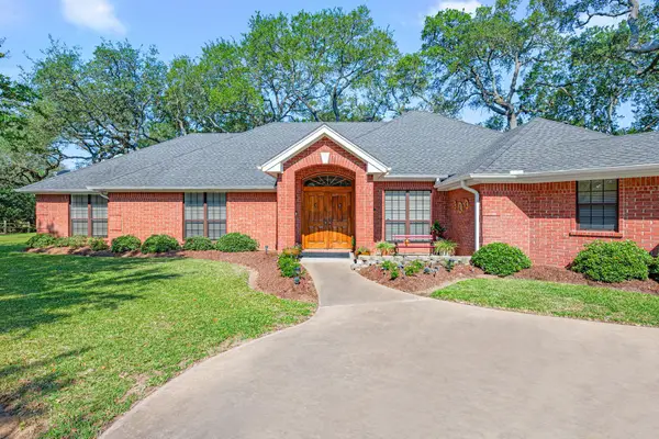 119 Creek Bend Ln, Columbus, TX 78934