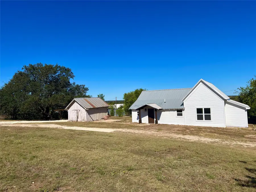 305 N Hall St, Richland Springs, TX 78643 - Image #2