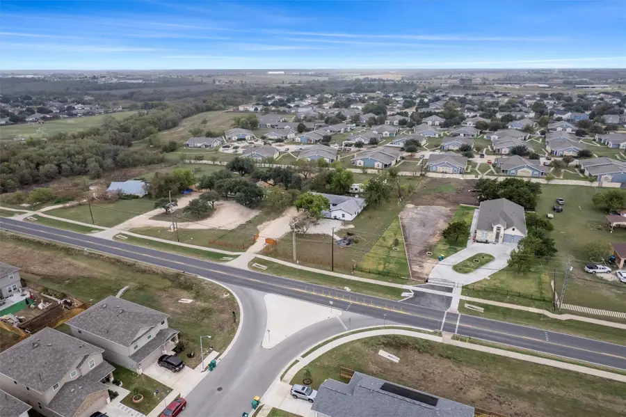 1520 Avenue C N, Elgin, TX 78621 - Image #2