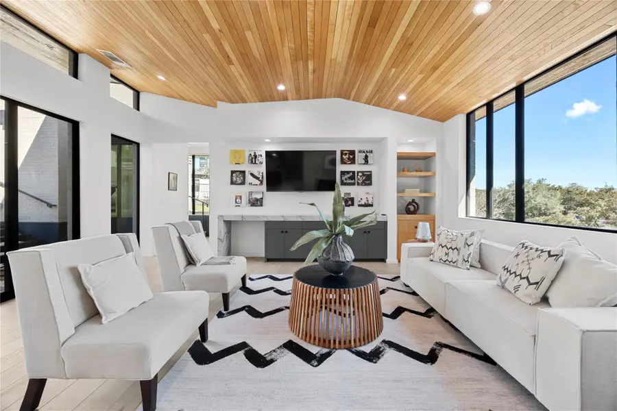 7805 Lazy River Cv, Austin, TX 78730 - Image #2