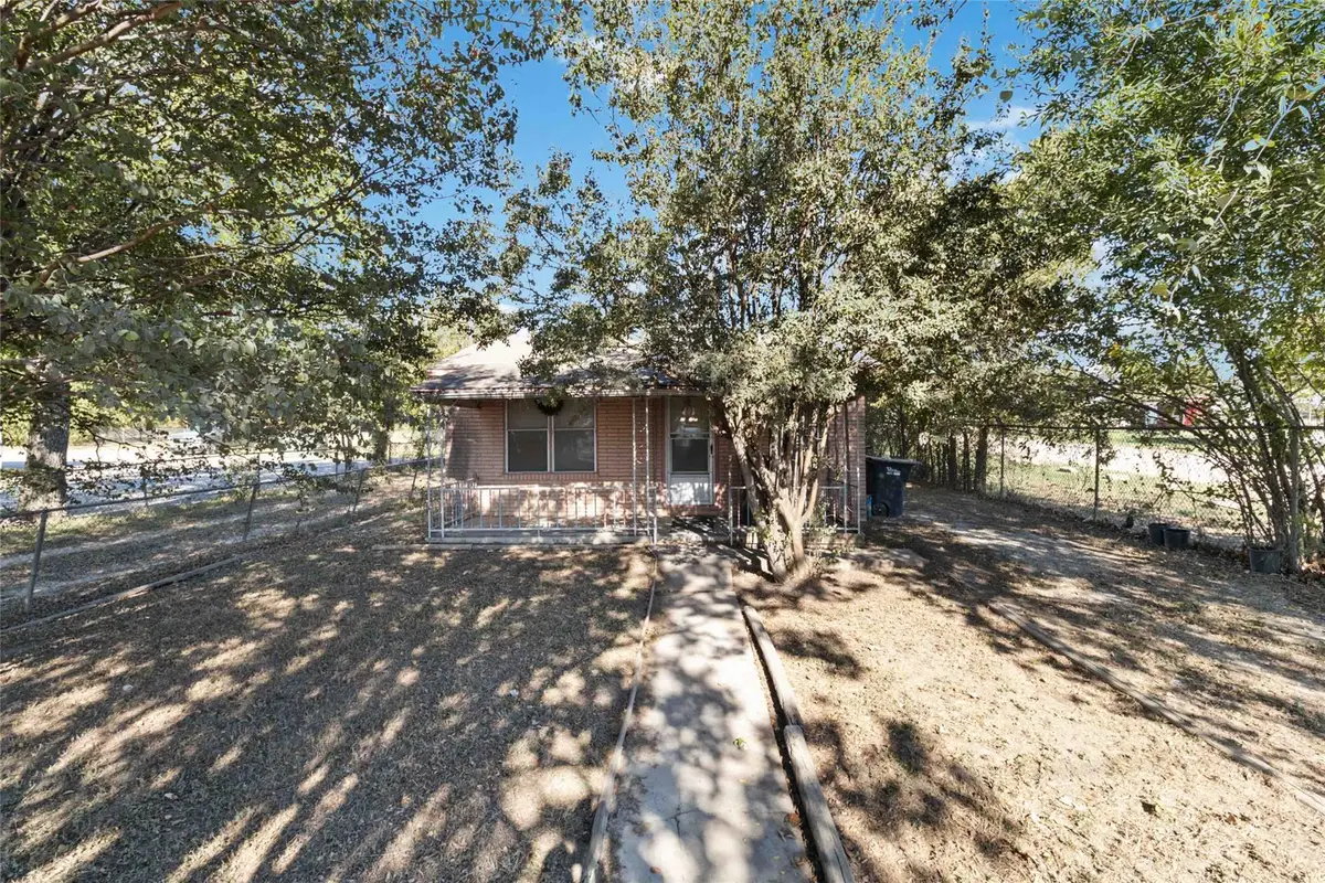 1113 N Old Highway 81, Kyle, TX 78640 - #1