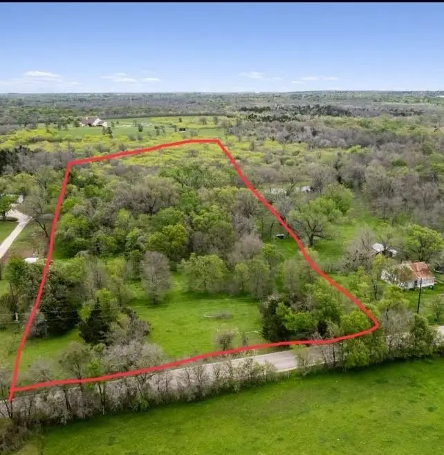 266 Beaver Rd, Elgin, TX 78621 - #1