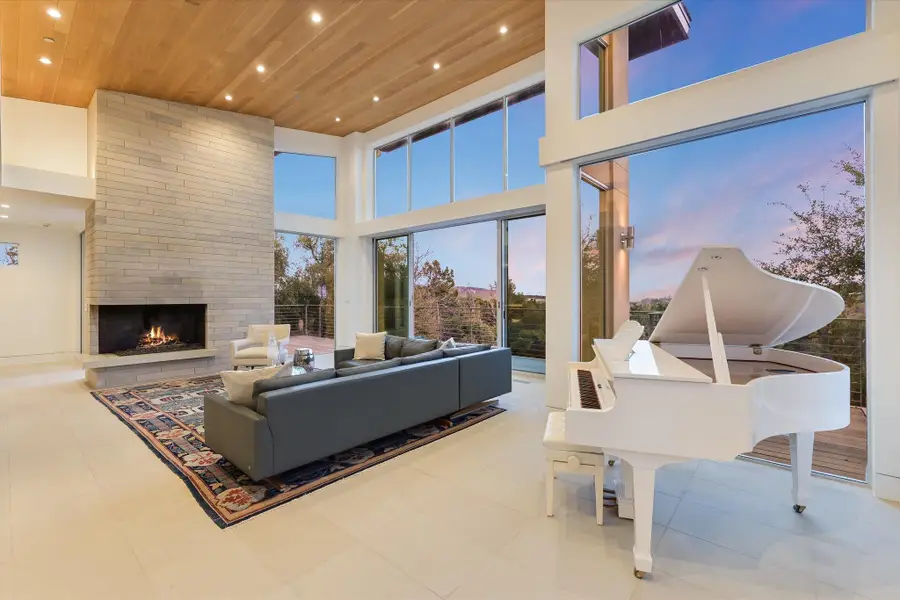 16 Sundown Pkwy, Austin, TX 78746 - #2