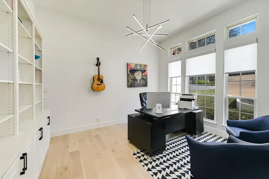 32 Wingreen Loop, The Hills, TX 78738 - #3