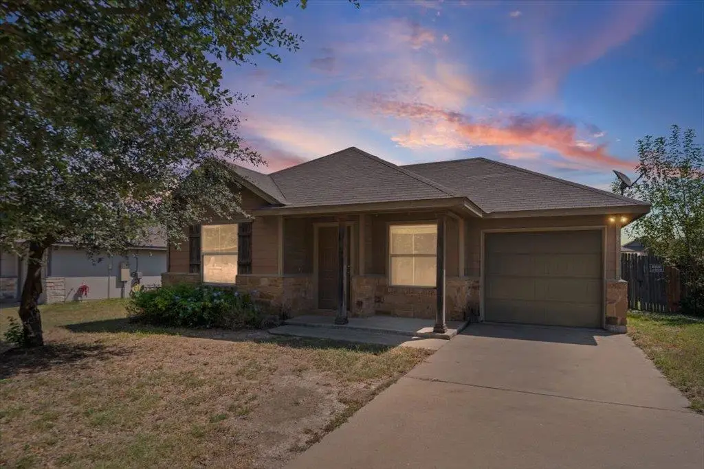 612 Amber Ln, Jarrell, TX 76537 - #1