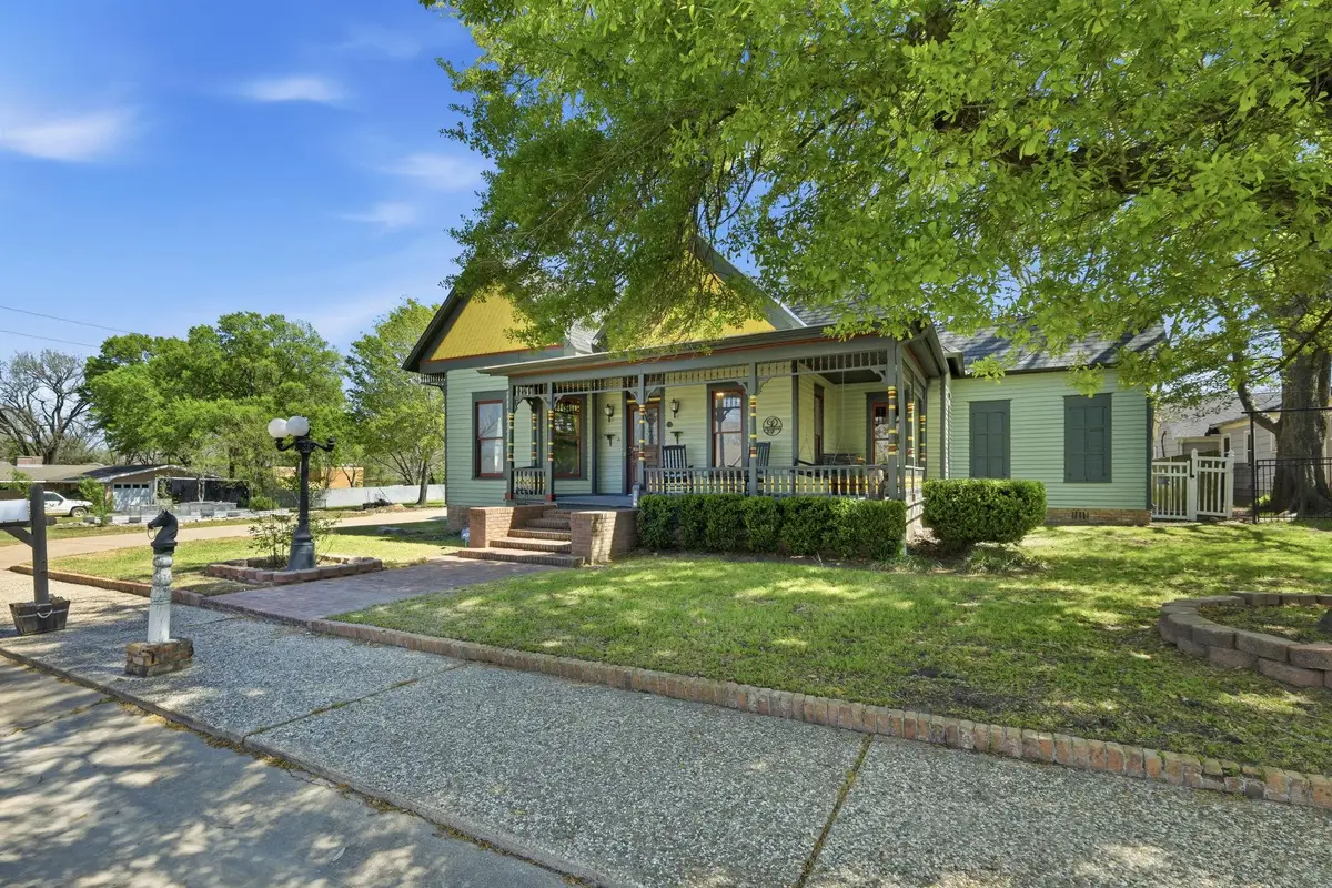 703 W Buck St, Caldwell, TX 77836 - #1