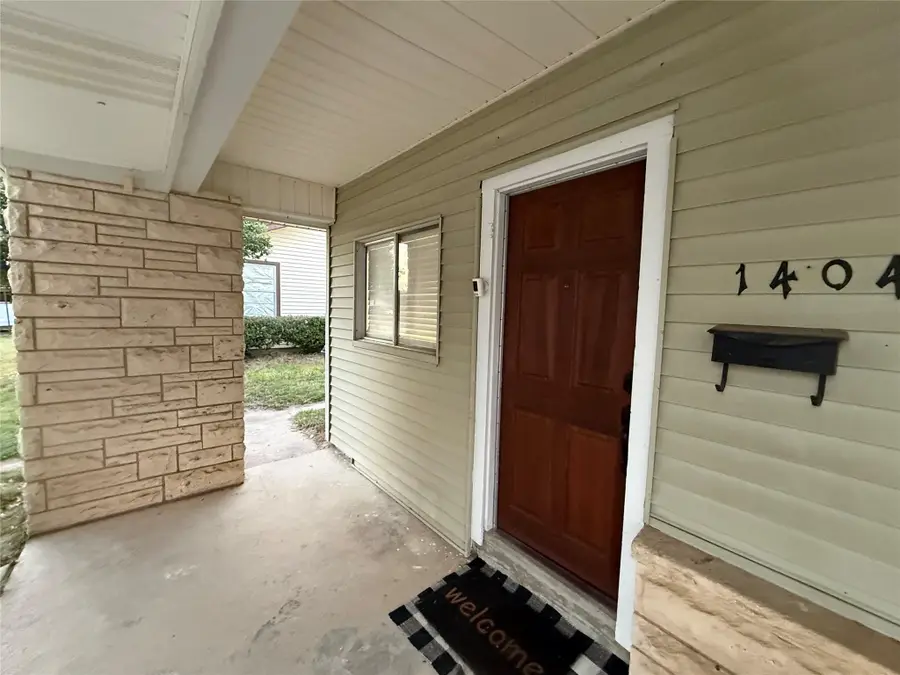 1404 Alcoa Ave, Rockdale, TX 76567 - #2