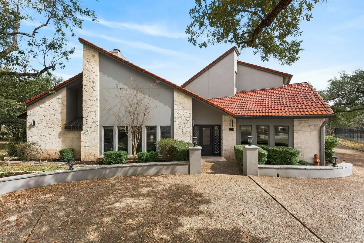 5 Leafdale Pt, The Hills, TX 78738 - #1