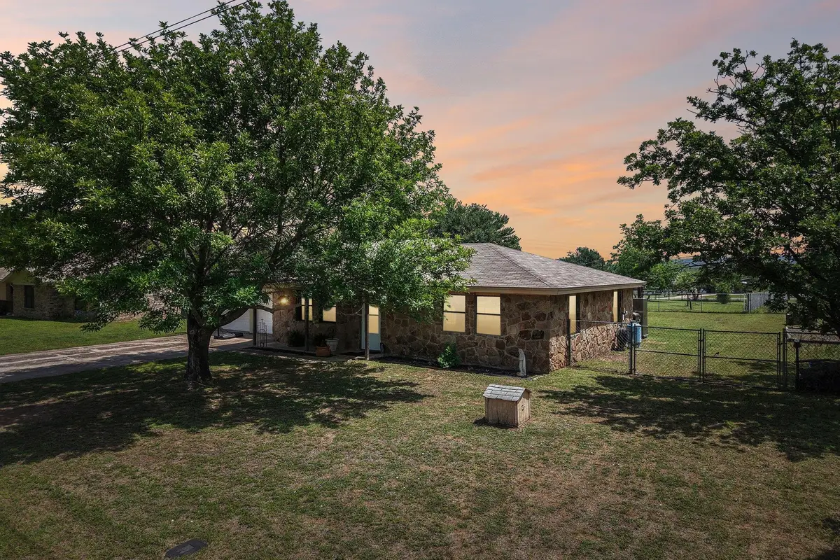 115 Mountain View Dr, Burnet, TX 78611 - #1