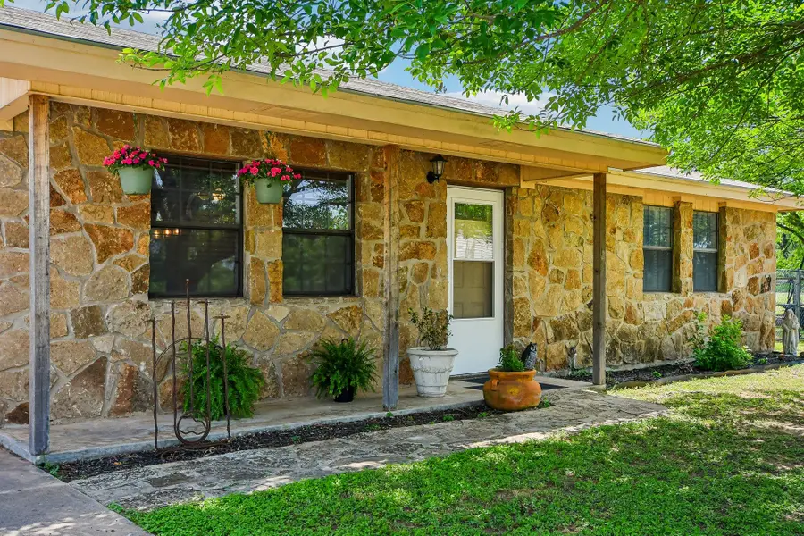 115 Mountain View Dr, Burnet, TX 78611 - #3