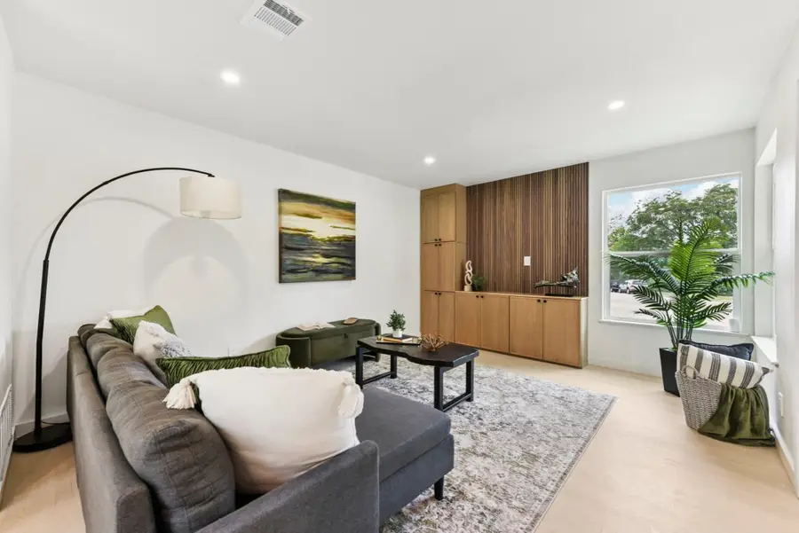 7503 Carriage Dr, Austin, TX 78752 - #3