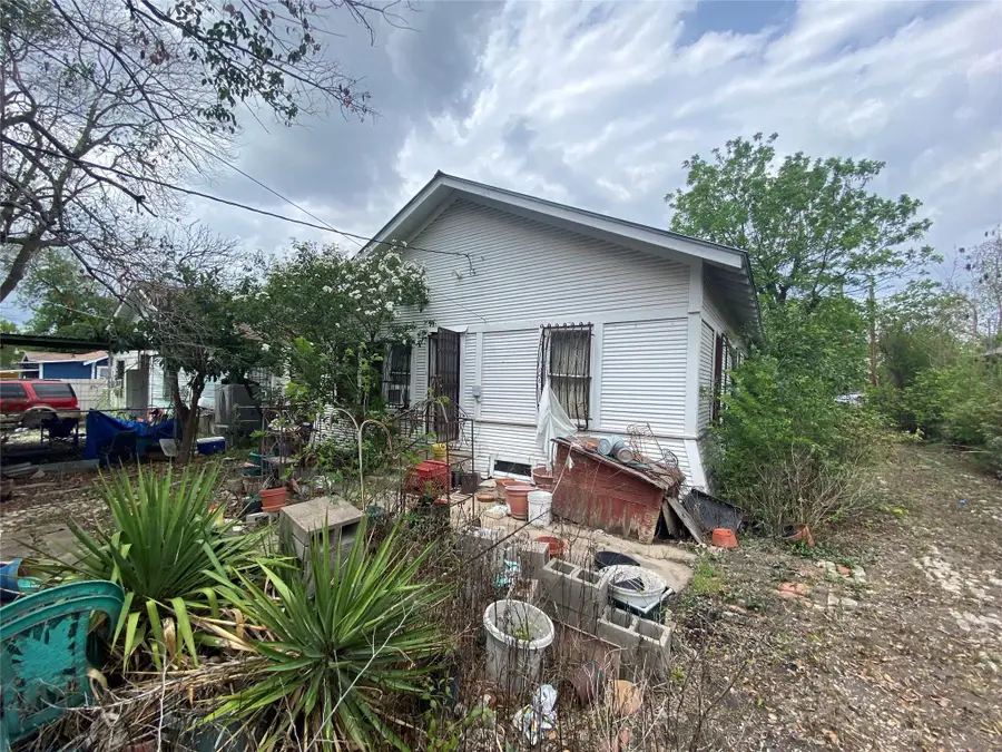 2818 Saunders Ave, San Antonio, TX 78207 - #2