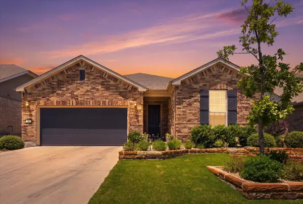 1002 Hanging Star Ln, Georgetown, TX 78633