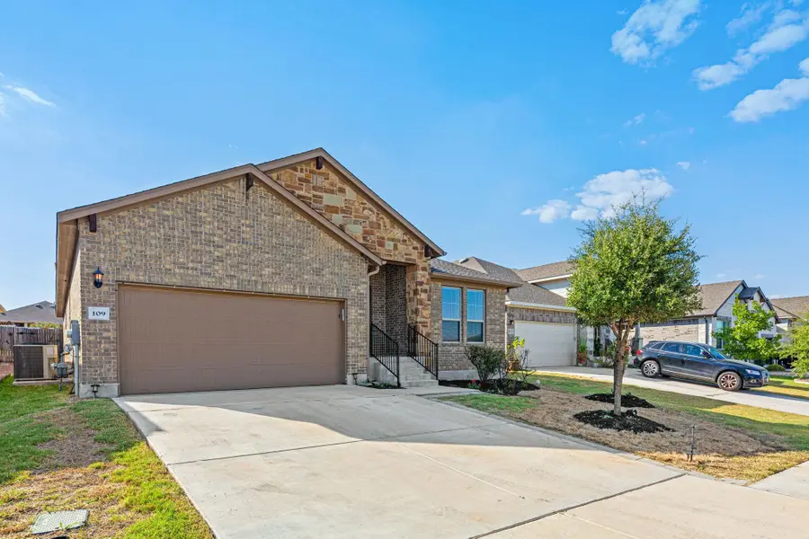 109 Finstown St, Hutto, TX 78634 - #3