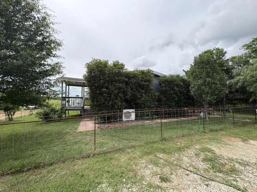 2990 S 304 Highway, Rosanky, TX 78953 - #3