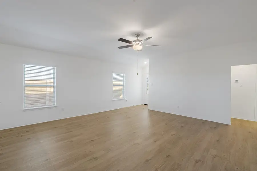108 Wirepass Crst, Jarrell, TX 76537 - #3