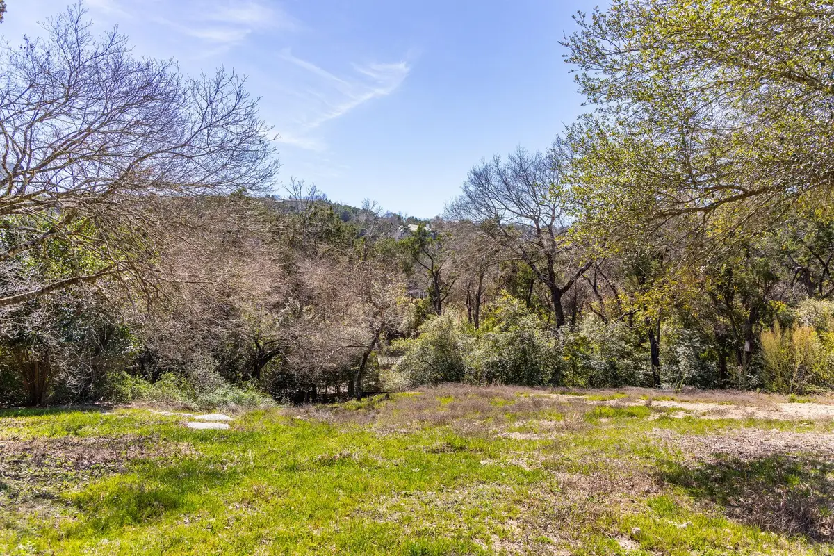 902 Yaupon Valley Rd, West Lake Hills, TX 78746 - #1