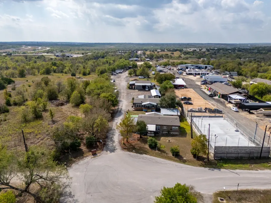 10811 San Jose Ave, Del Valle, TX 78617 - Image #2