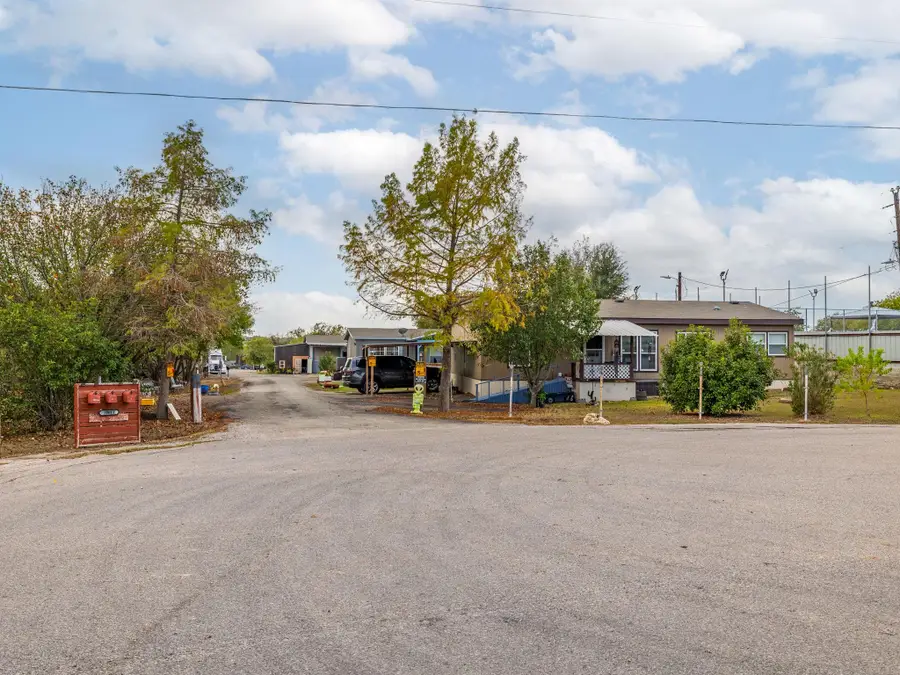 10811 San Jose Ave, Del Valle, TX 78617 - Image #3