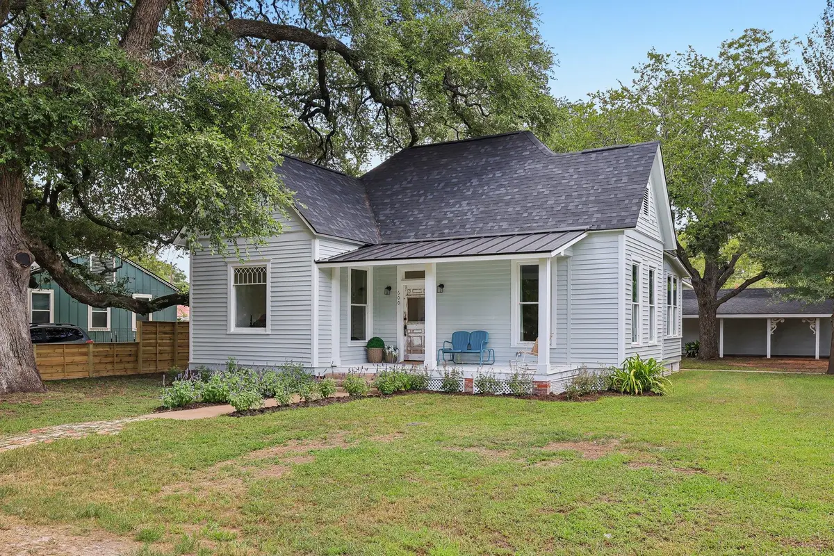 600 Short St, Smithville, TX 78957 - #1