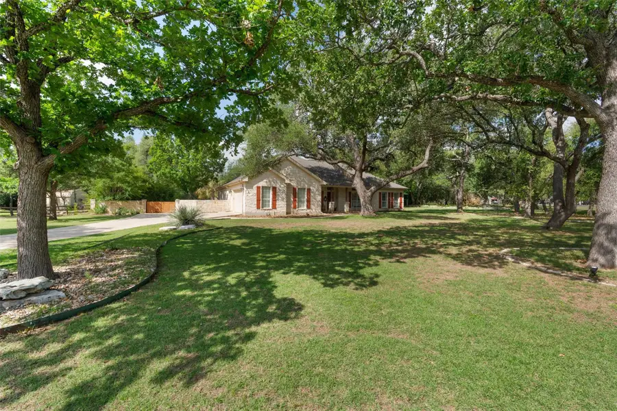 223 E Ridgewood Rd, Georgetown, TX 78633 - #3