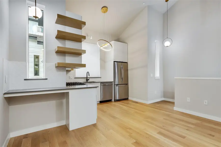 913 Duncan Ln #203, Austin, TX 78705 - #3