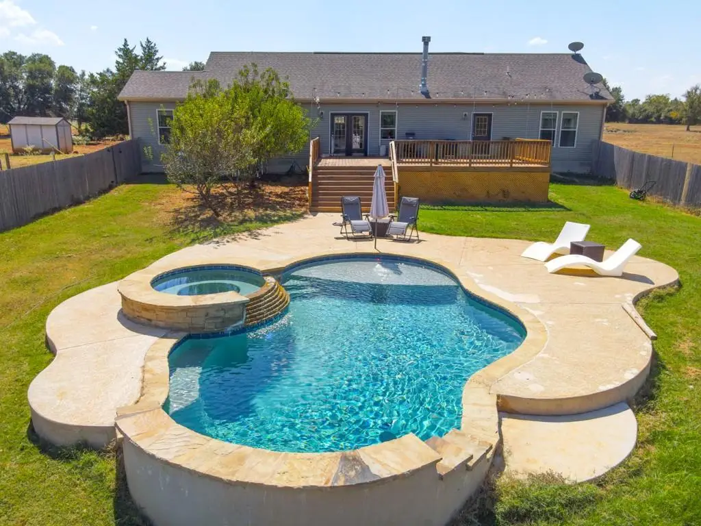 3995 County Road 405, Lexington, TX 78947 - #1