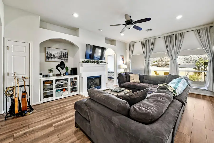 20404 Farm Pond Ln, Pflugerville, TX 78660 - Image #3