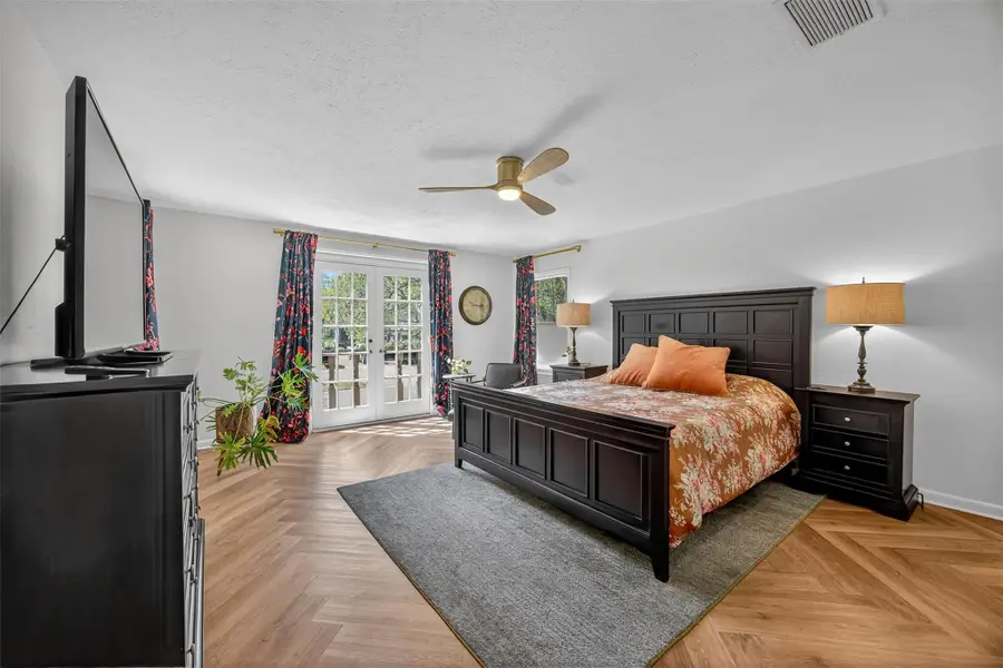 201 S Contour Dr, Gonzales, TX 78629 - #3
