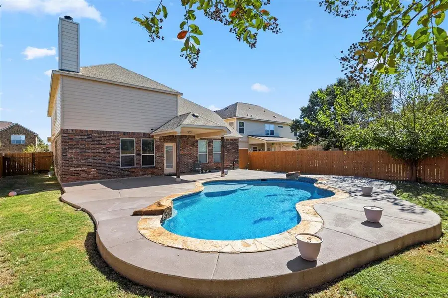 117 E Emory Fields Dr, Hutto, TX 78634 - Image #2