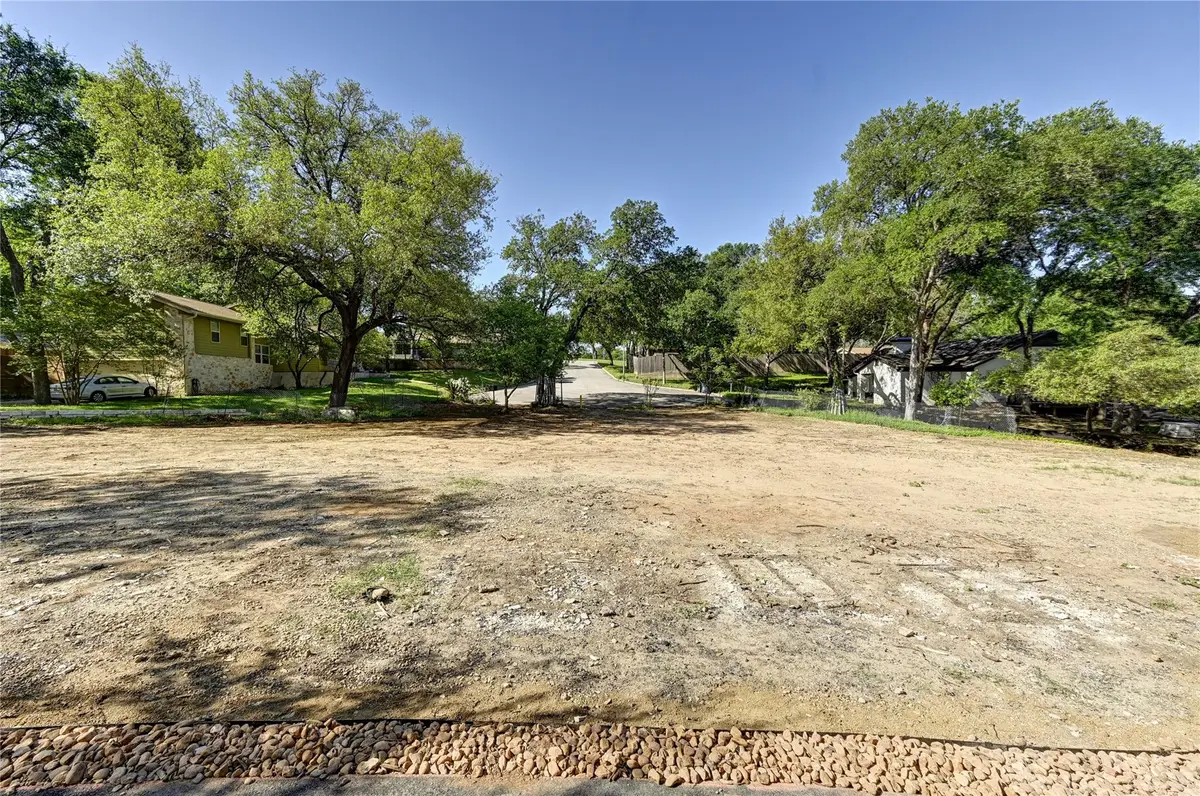 2000-2A Breeze Holw, Austin, TX 78741 - #1