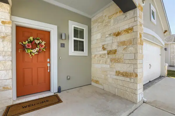 2800 Joe Dimaggio Blvd #21, Round Rock, TX 78665