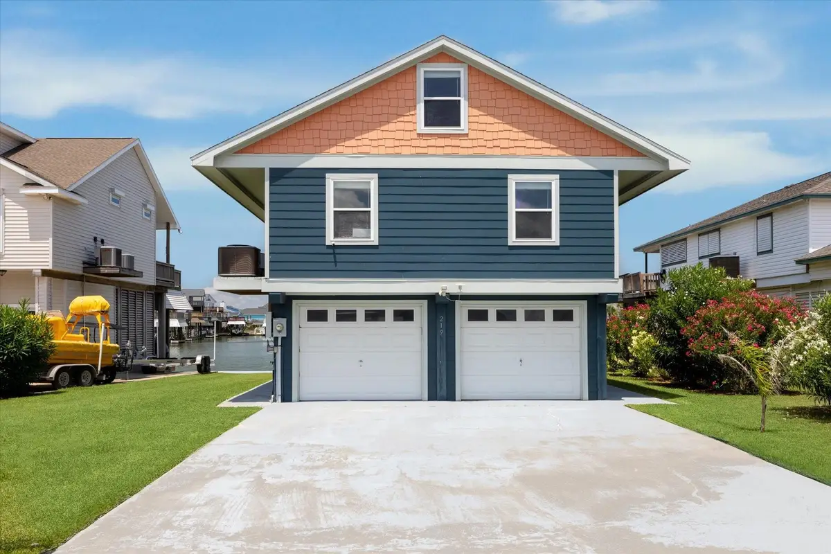 219 Bora Bora Dr, Galveston, TX 77554 - Image #1