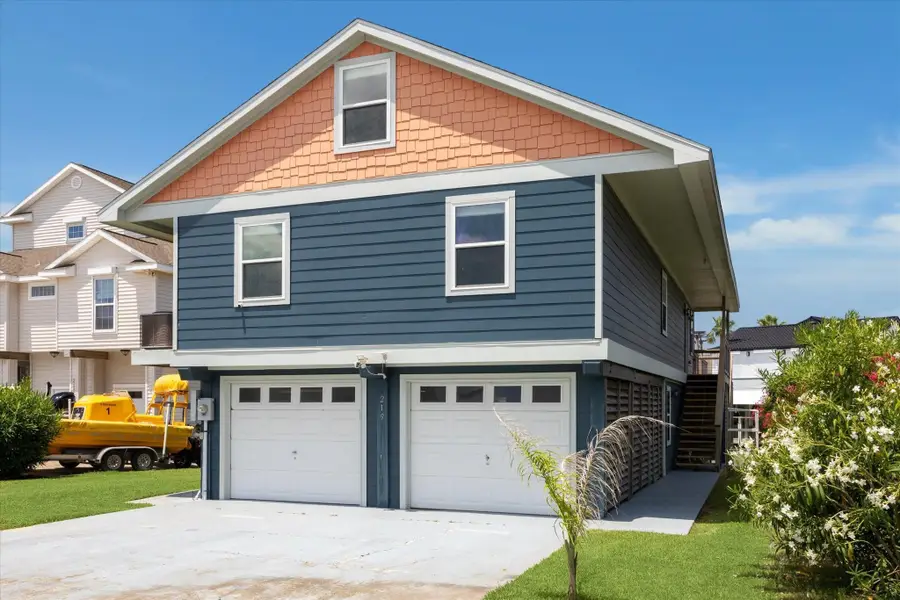 219 Bora Bora Dr, Galveston, TX 77554 - Image #2