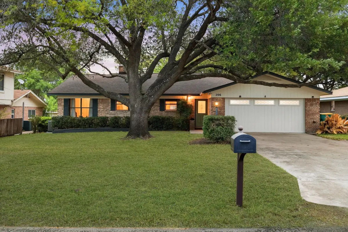 206 E Pheasant Rd, Highland Haven, TX 78654 - #1