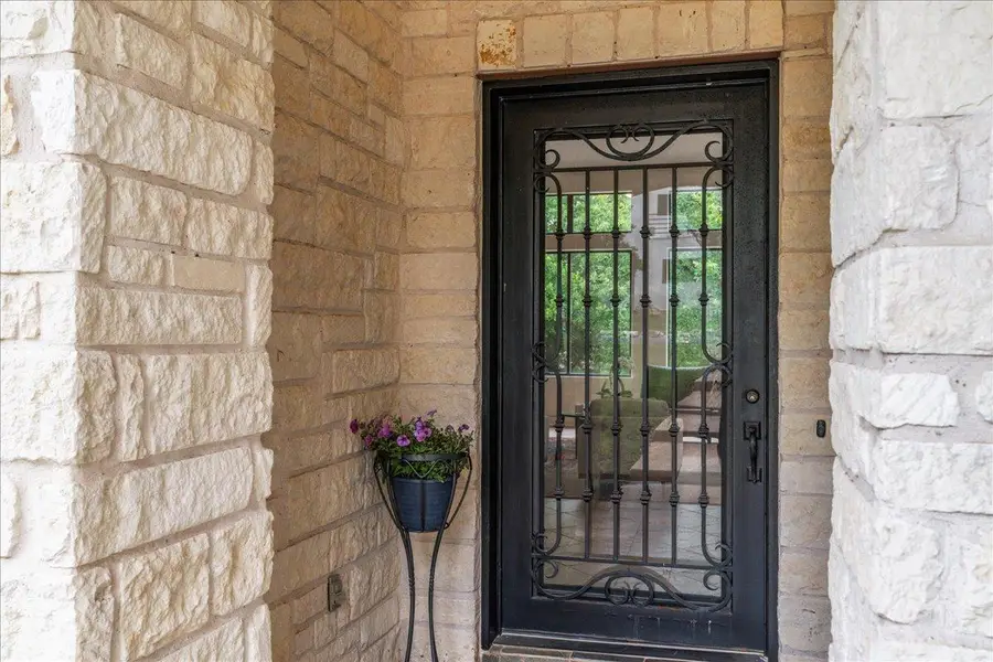 37 Autumn Oaks Dr, The Hills, TX 78738 - #3