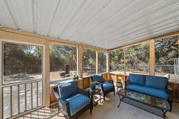 1369 Lakeview Dr, Canyon Lake, TX 78133