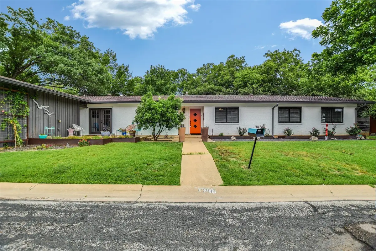 1601 E 19th St, Georgetown, TX 78626 - #1