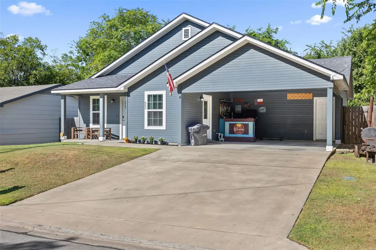 602 S Pierce St, Burnet, TX 78611 - #1