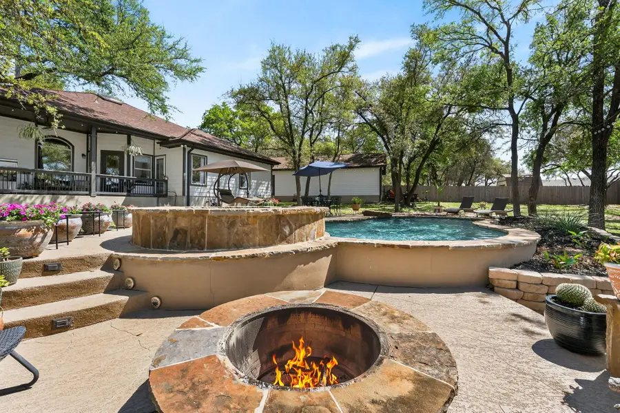 137 Ridgewood Cv, Georgetown, TX 78633 - #2