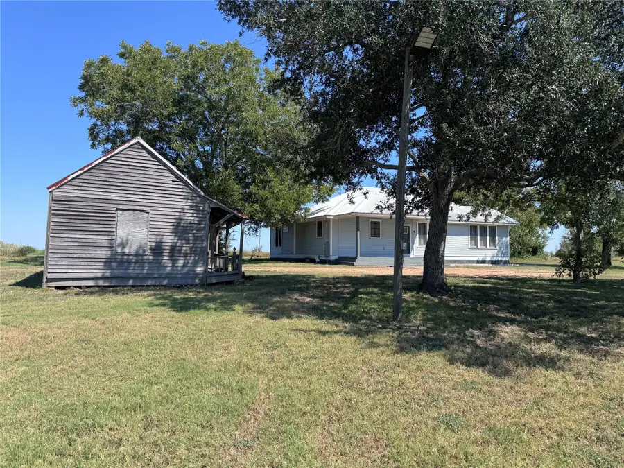 939 Knape Rd, La Grange, TX 78945 - #3