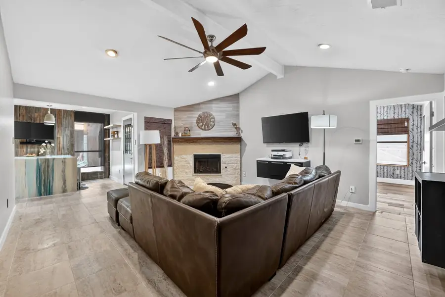 404 Las Cruces St, Buda, TX 78610 - #2